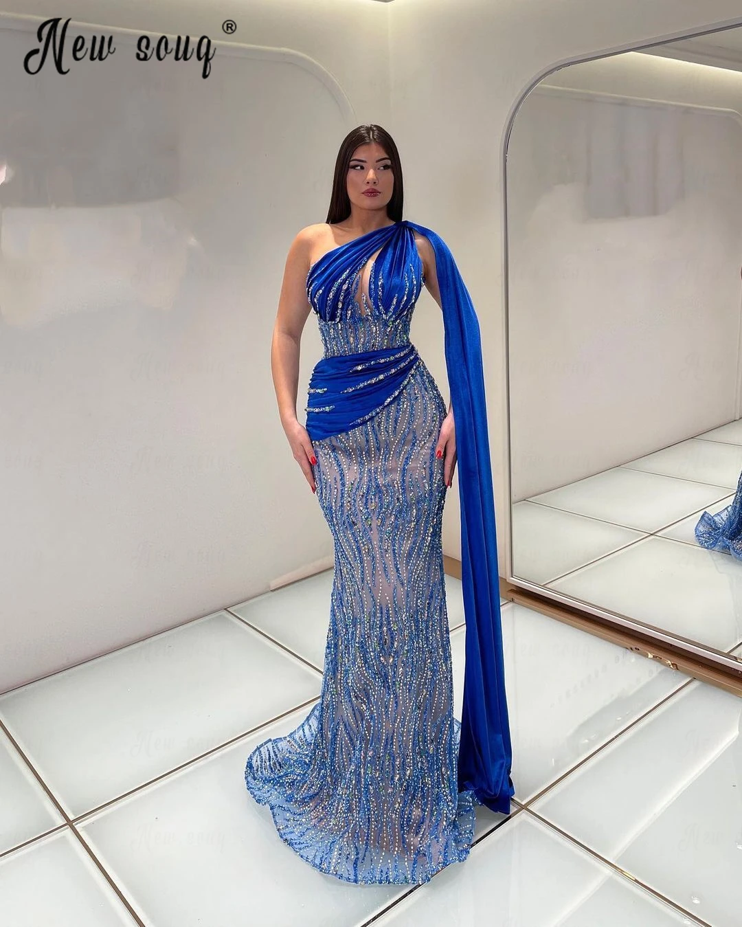 Personalizado Veludo Azul Real Cabo Longo, Vestidos De Celebridades, Jantar À Noite Vestidos De Festa, Árabe Beading Pageant Robe, Desgaste Formal