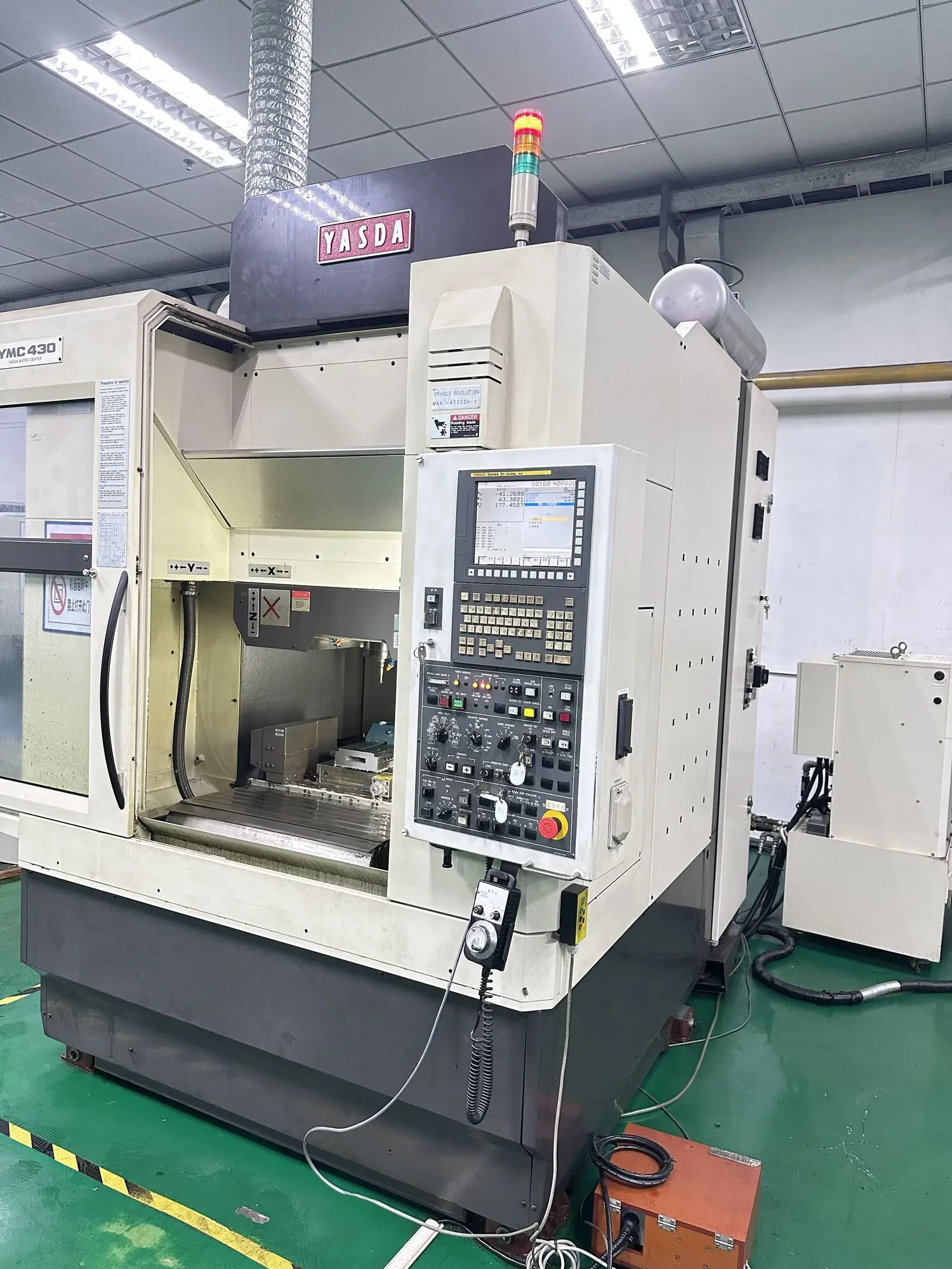 Yasda-Capaz Alta Velocidade Vertical Hining Center, Micro Sub Micron, YMC 430
