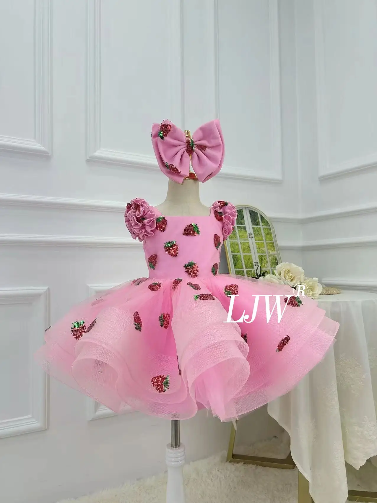 

Elegant GirlStrawberry Glitter Princess Dress First Birthday Communion Party Children's Dress 0-12 Wedding Flower Girl 100-day