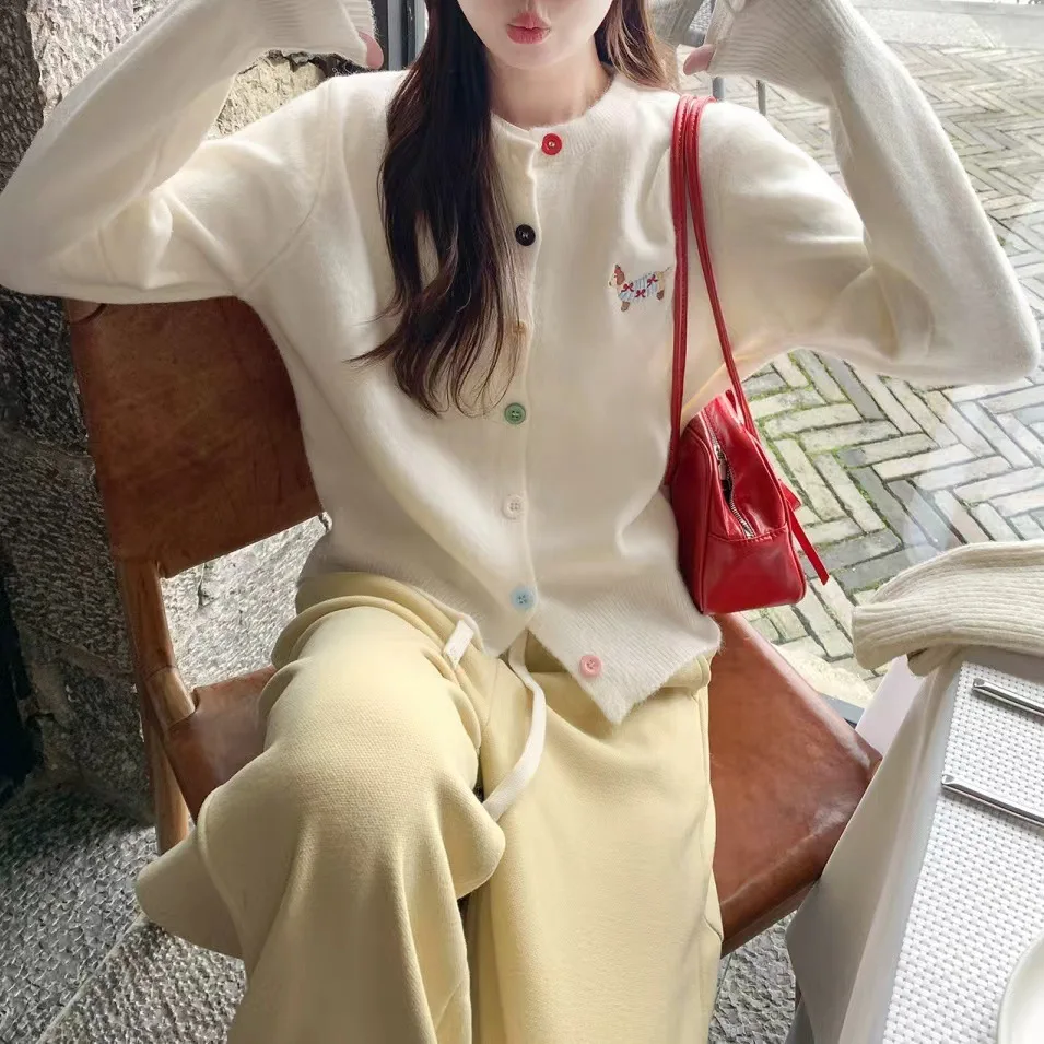 

Милый вязаный открытый кардиган с круглым вырезом, женский осенне-зимний новый стиль с длинными рукавами, универсальный утягивающий топ с вышивкой, верхняя одежда