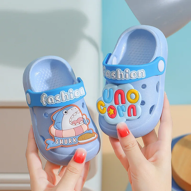 Children’s Garden Shoes Sandals Lightweight Anti-slip Hollow For Girls & Boys Cartoon Slip On Closed Toe Clogs Kids‘ Slippers