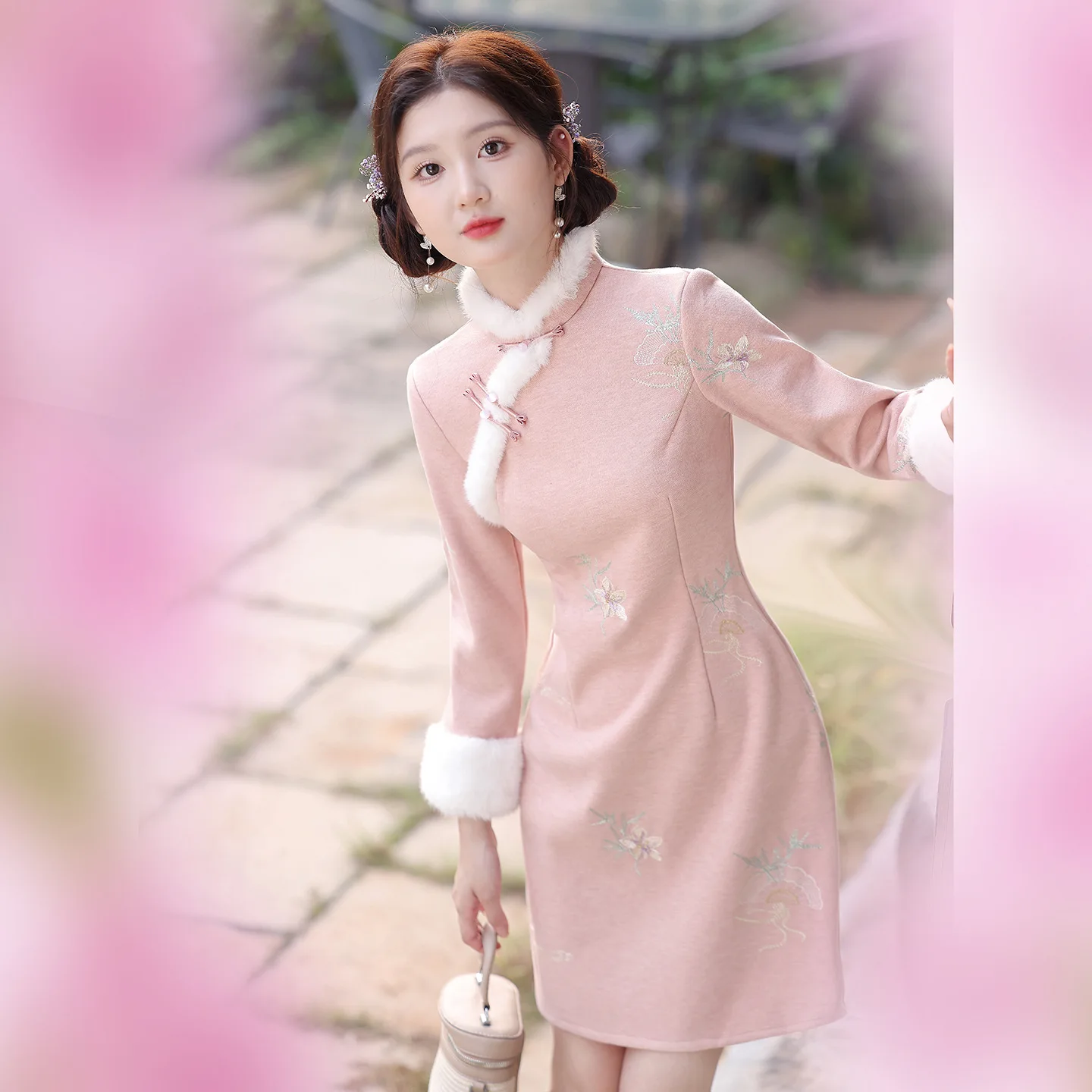 

Yourqipao розовый Cheongsam зимнее бархатное утепленное китайское короткое платье Ципао с длинными рукавами для выпускного вечера новогоднее вечернее платье