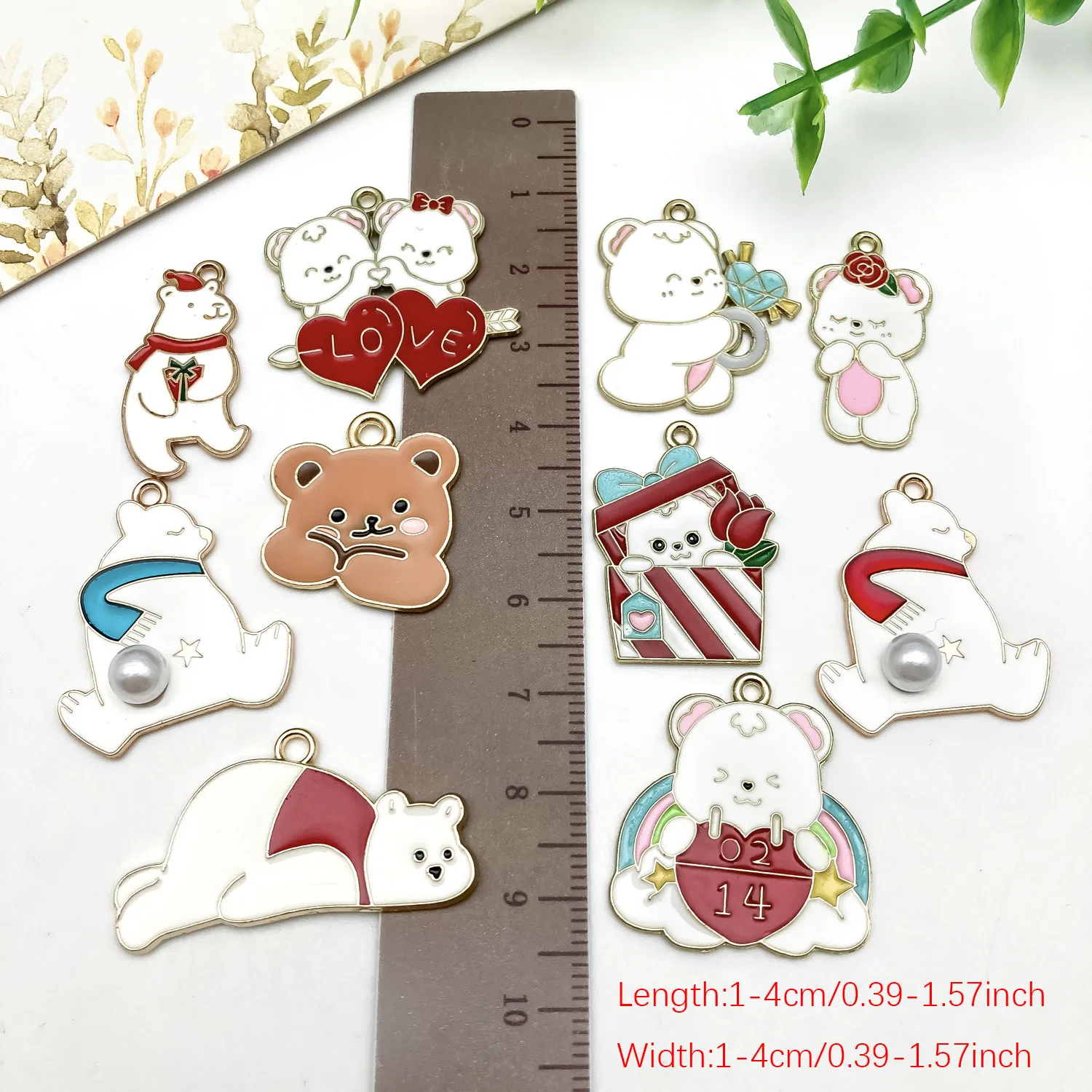 5/10pcs Cartoon Cute Christmas Bear with Love Heart Pendants - For DIY Necklaces, Earrings and Valentine's Day Accessories