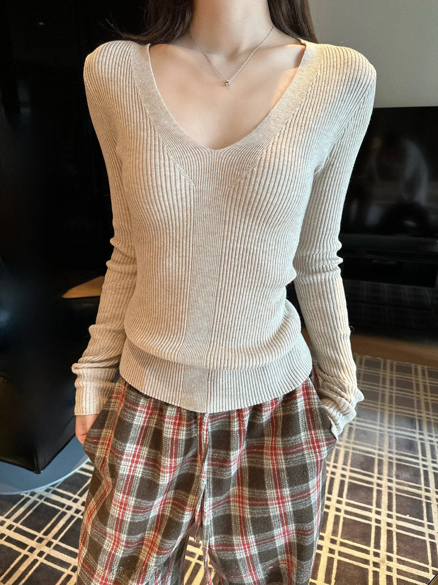 

NingSi Women's Slim Fit Wool Knitwear V-Neck Basic Style Casual Spring Top Breathable Soft Long Sleeve Full Length Pure Color