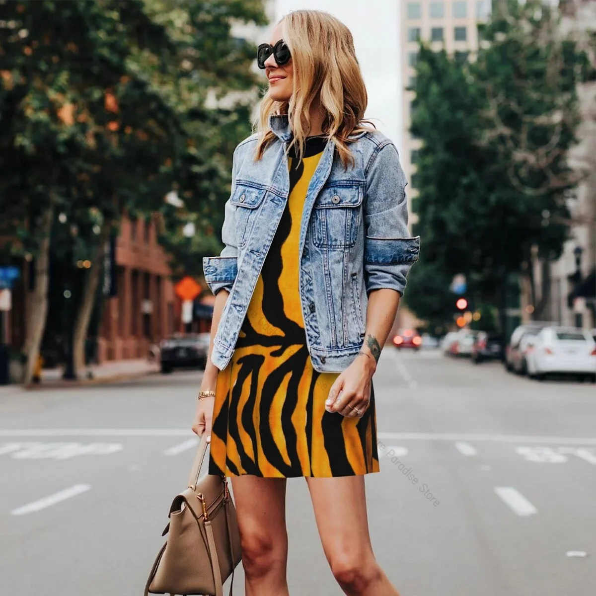 ชุดสตรีเสือผิวฤดูร้อนชุดลําลองเสื้อยืดชายหาดปกคลุมชุดถัง