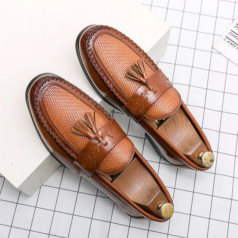 Luxury Brand Tassel Loafers Brown Slip-on Comfortable Men Leather Shoes High Quality Casual Shoes Fashion Designer Men Moccasin