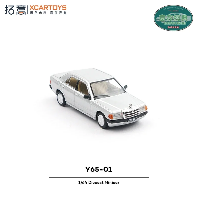 XCARTOYS 1/64 Mercedes-Benz 190E miniature alloy car model, children's collection of decorative toys, holiday gifts for friends.