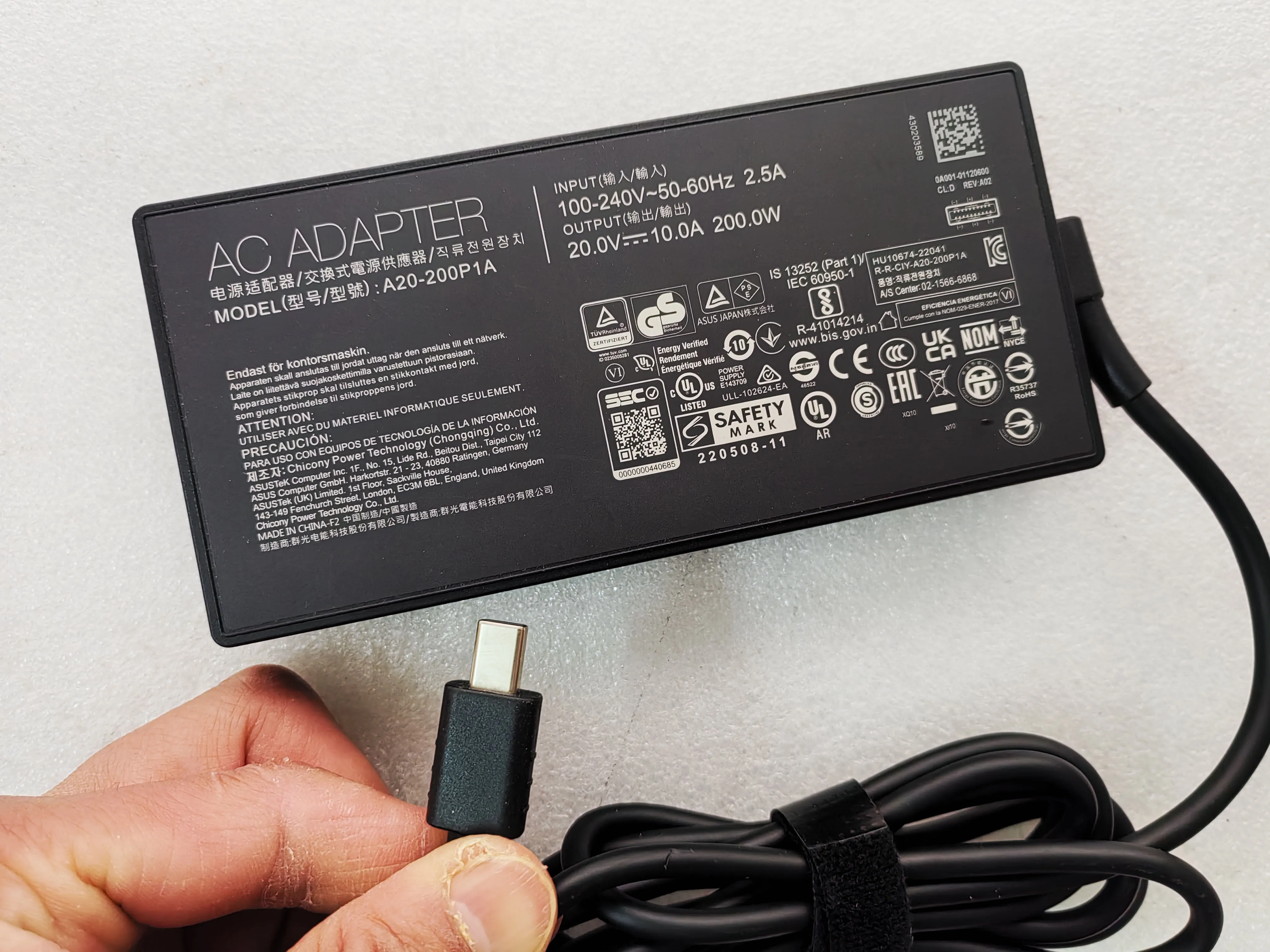 For ASUS ROG Zephyrus G16 (2025) GU605 GU605CP RTX5070 Gaming Laptop A20-200P1A 200W 20V 10A Rectangle Conn AC Adapter OEM