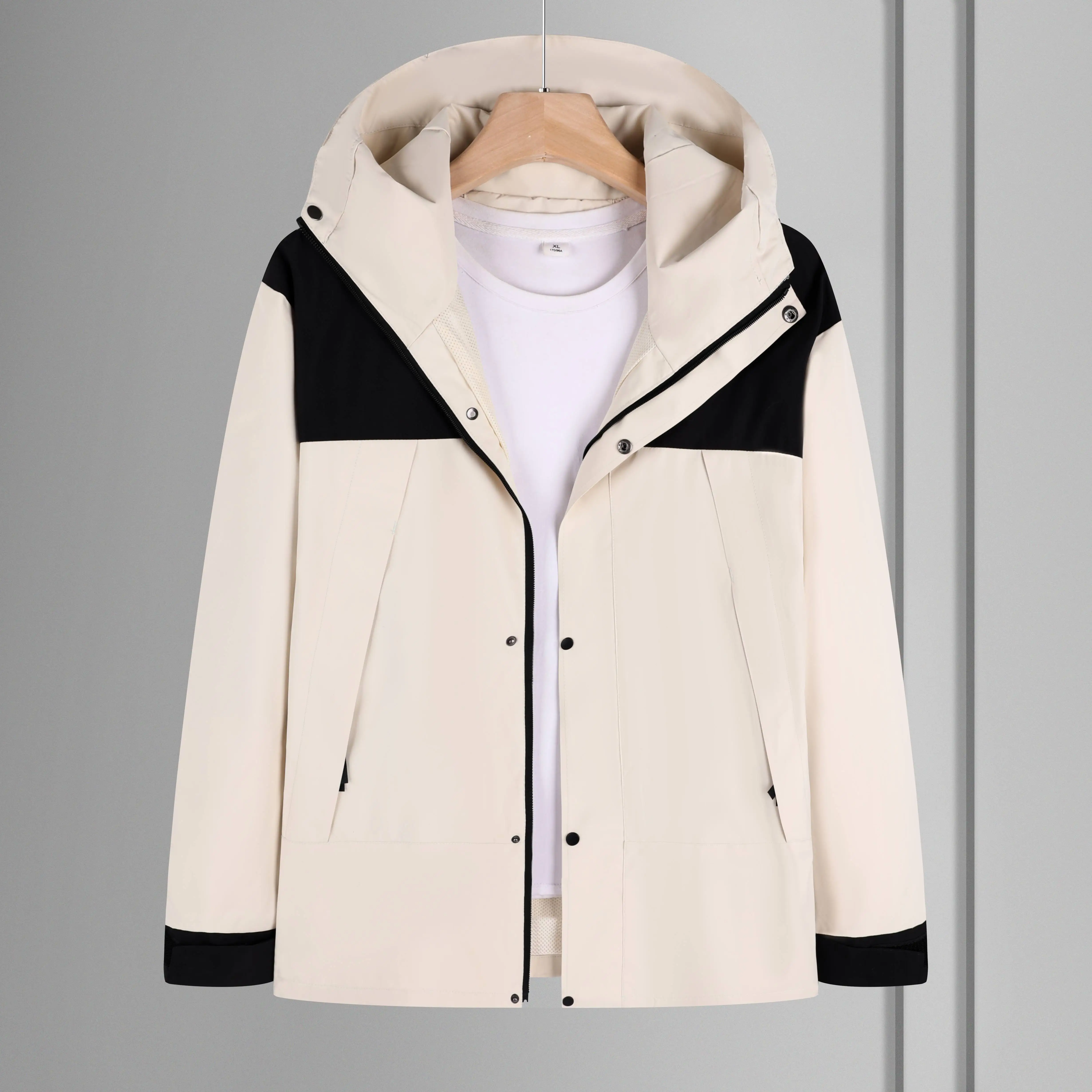 

Men's two-tone shoulder plate outdoor jacket casual windproof breathable regular version spring and autumn outdoor jacket