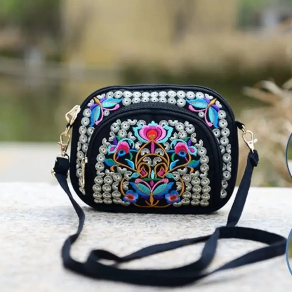 Ethnic Style Women Shoulder Bag Vintage Zipper Floral Embroidered Travel Pouch Cotton Mobile Phone Bag Crossbody Bag