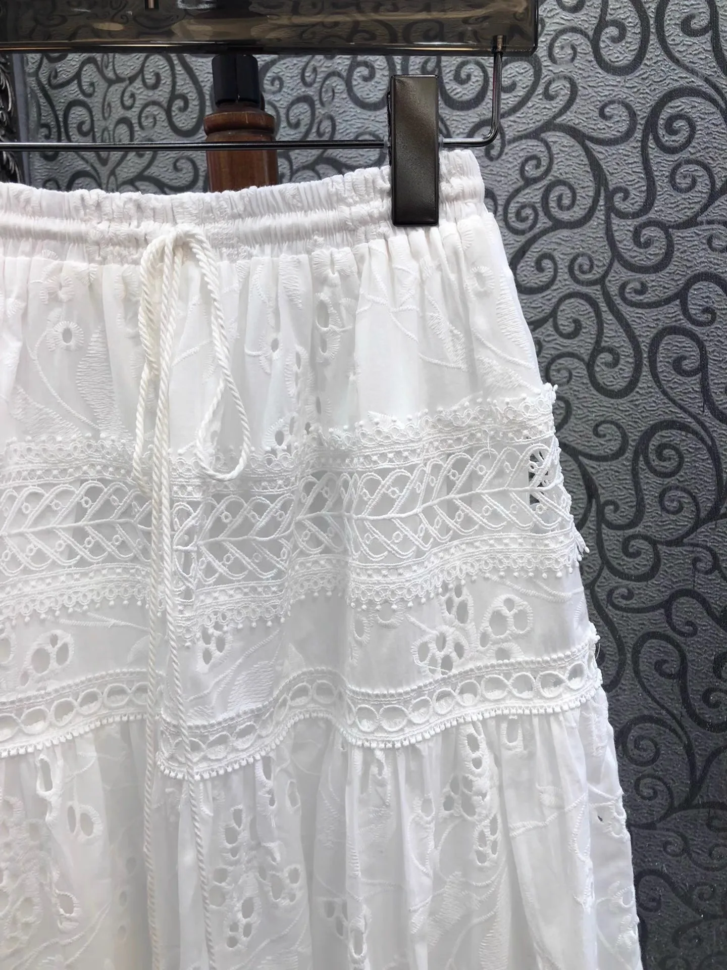 100%Cotton Long Skirt 2024 Summer Fashion White Skirt Women Elastic Waist Allover Hollow Out Embroidery Long Maxi Skirt Beach