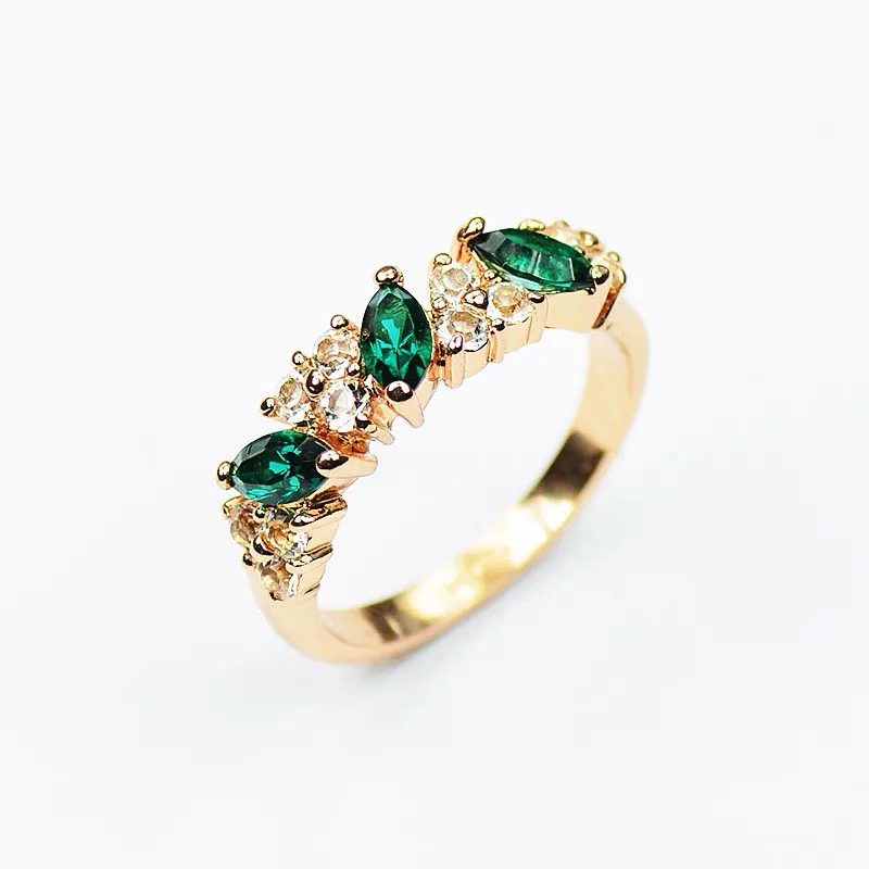 Retro Sense Ring Sweet Shiny Green Rhinestone Ring Index Finger Tail Ring Decoration Wedding Jewelry Birthday Gift for Women