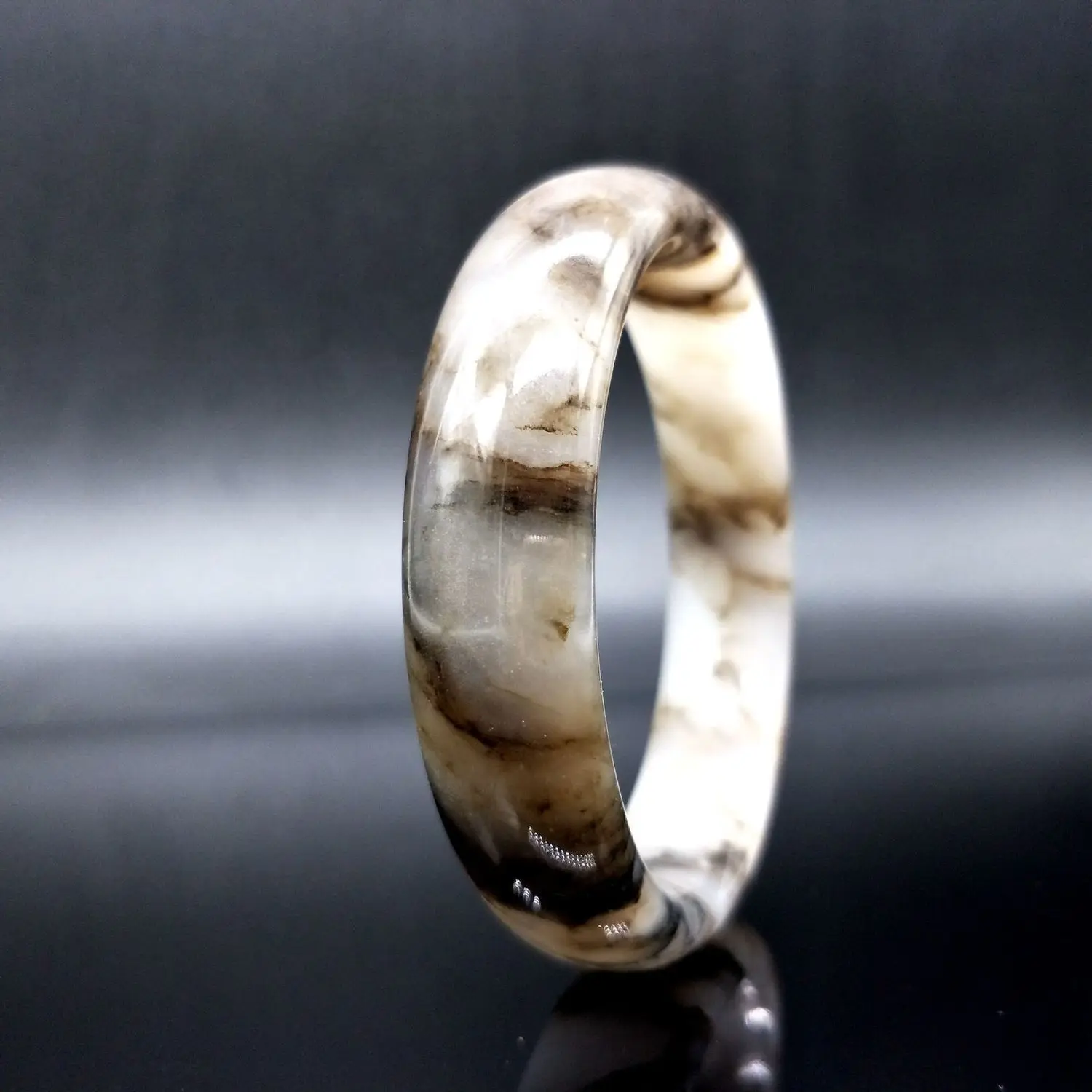 

Golden Silk Jade Flower Bracelet