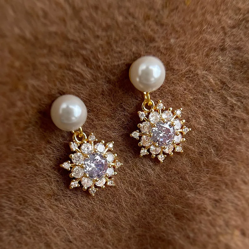 

Luxury Full Crystal Snowflake Pendant Drop Earrings for Women Fashion Girl Wedding Bridal Ear Jewelry Party Gifts