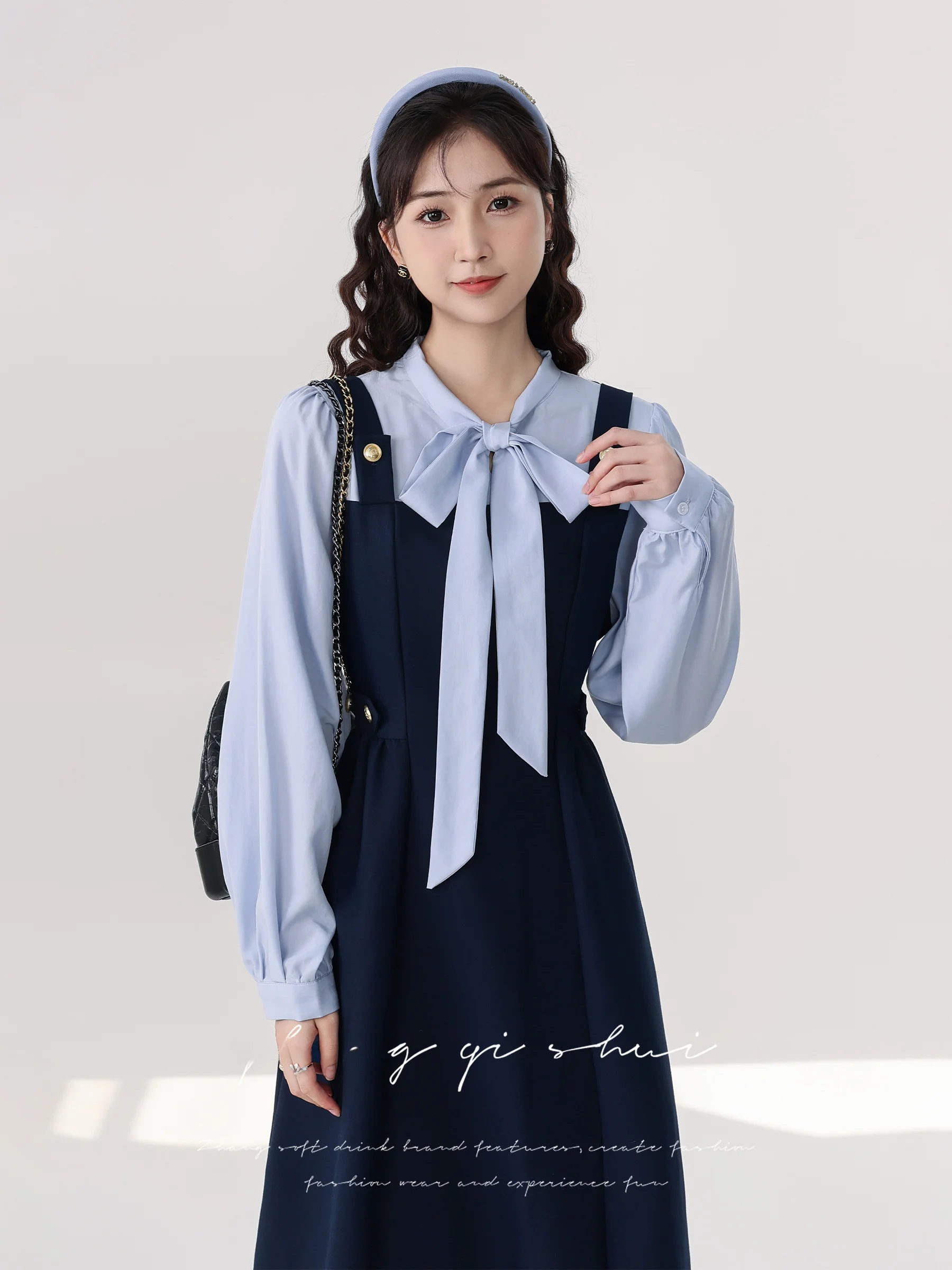 

Осенняя женская дизайнерская блузка с завышенной талией в лондонском стиле, омолаживающая, утягивающая, с эффектом двухслойности, в корейском стиле, с узлом