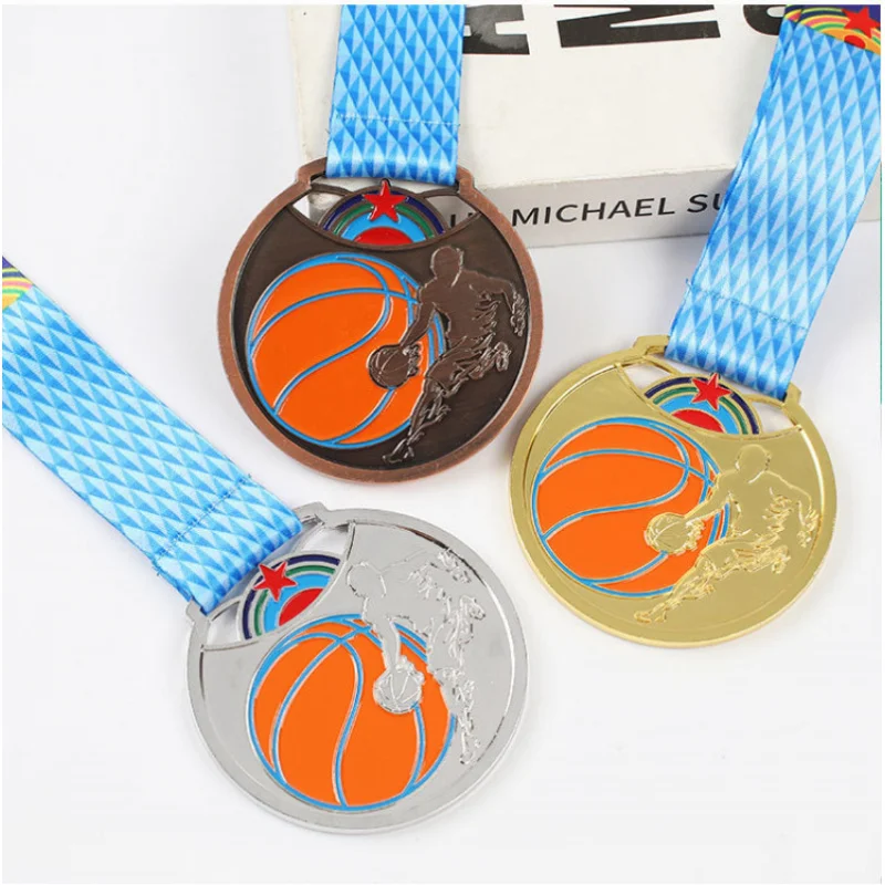 Customized metal badminton medals for the sports event are superior to cartoon lacquer commemorative items.