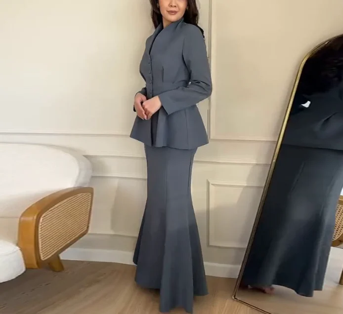 

Slim fit fashionable temperament long sleeved button up skirt set