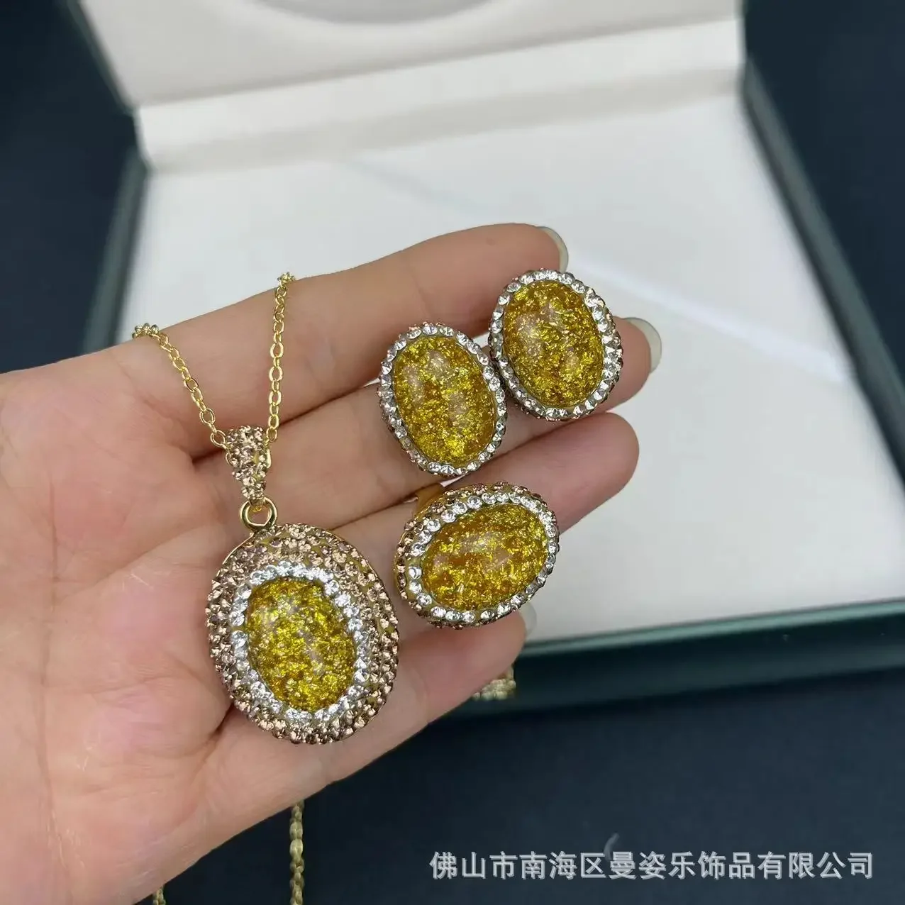 New Opal clay inlaid spring and summer crystal set French light luxury popular jewelry design wholesale