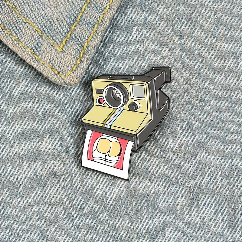 Camera Outdoor scenery Enamel Pin Custom Naughty Goose Brooch Bag Lapel Pin Cartoon Funny Animal Badge Jewelry Gift for Kids Fri