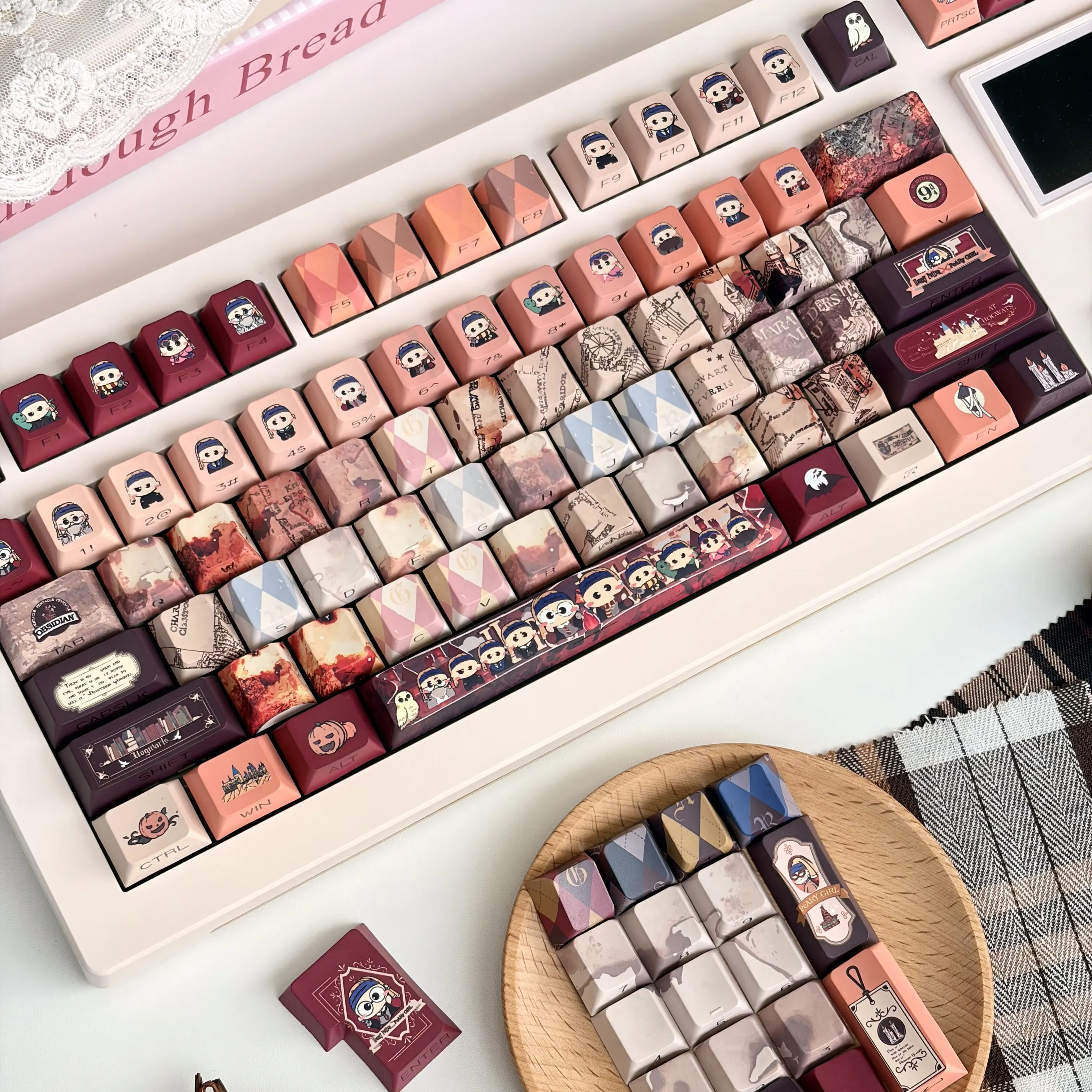 MAIMOOO Keycap Magic Boy and Girl with Pearl Earrings Moa Cherry Height Pbt PC Material Keyboard Keycap