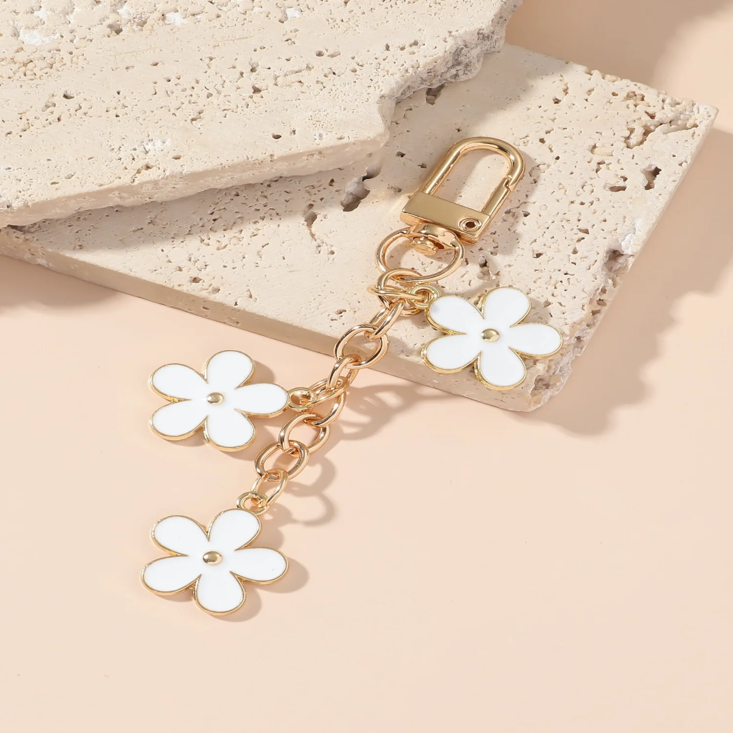 

1pc Unisex New Floral Zinc Alloy Pendant Keychain For Decoration On Phone Case, Headphone Case, Handbag, Keyring School Supplies