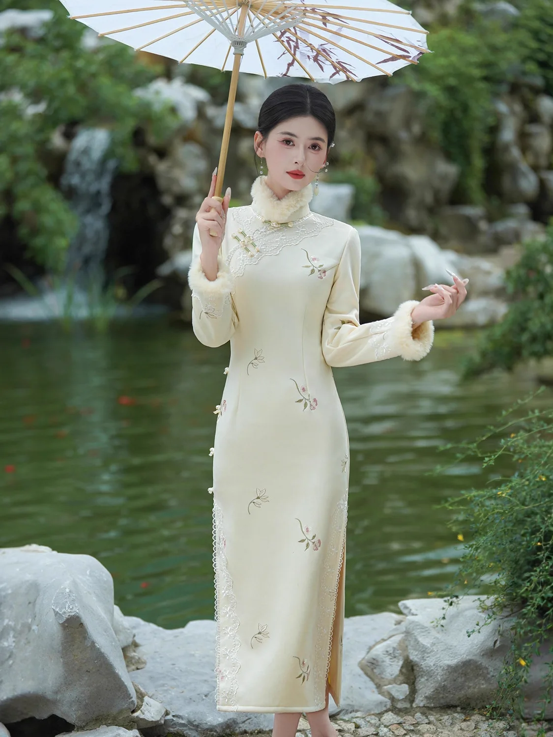 

Улучшенная зимняя юбка Cheongsam 2025 года с утолщенным шерстяным воротником, новое китайское утягивающее китайское платье Ципао в китайском стиле