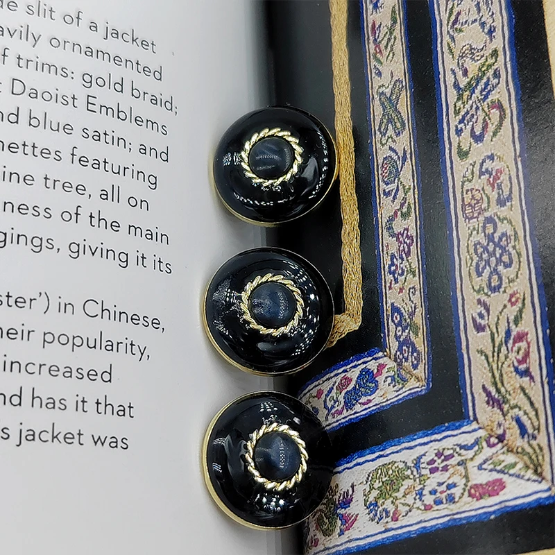 

18/21.5MM Vintage Black Metal Round Buttons Of Clothing High Quality Eyes Design Cool Shank Button For Coat Needlework DIY 6Pcs