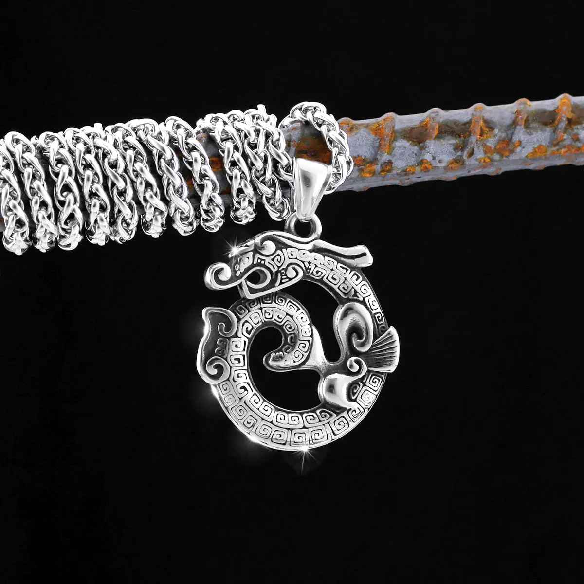 Stainless Steel Vintage Viking Flying Dragon Necklace Nordic Men's High-quality Street Tail Snake Amulet Pendant Fashion Jewelry