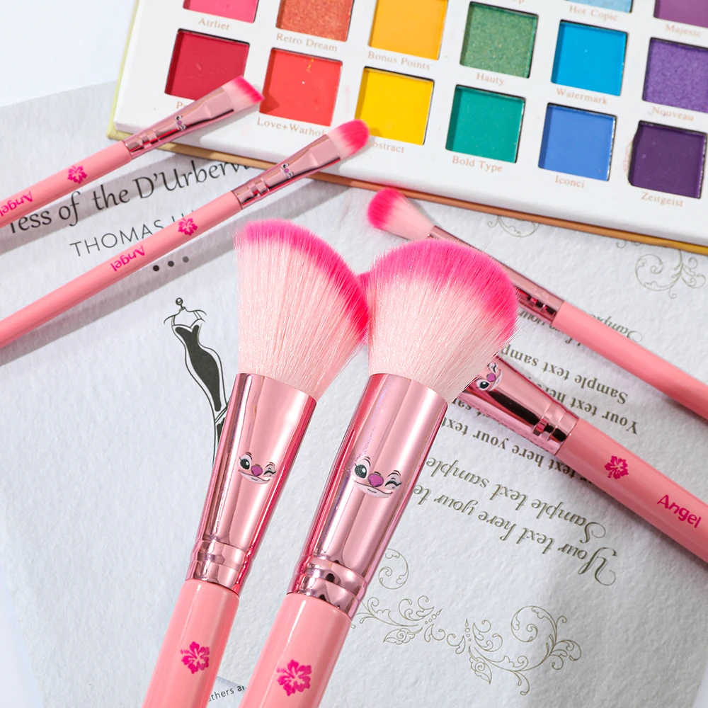 ピンクの漫画のかわいいステッチメイクアップブラシセット6本、木製メイクブラシアイシャドウブラシ、ギフトボックス包装、に最適です。