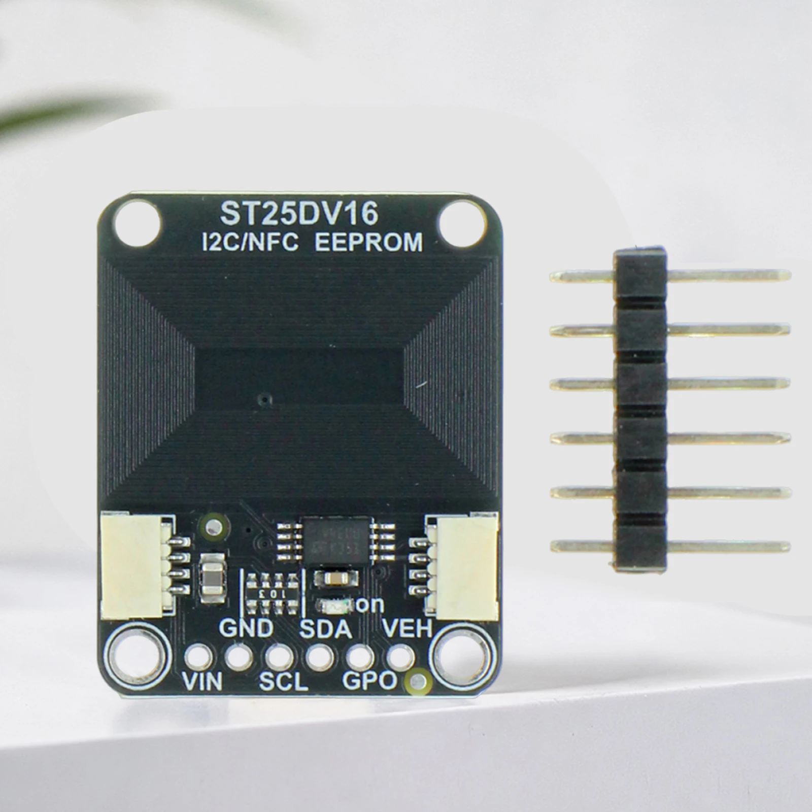 RFID EEPROM Breakout Module ST25DV16K NFC I2C 16Kbit ISO 15693 STEMMA QT Qwiic RF Energy Harvesting 3.3V