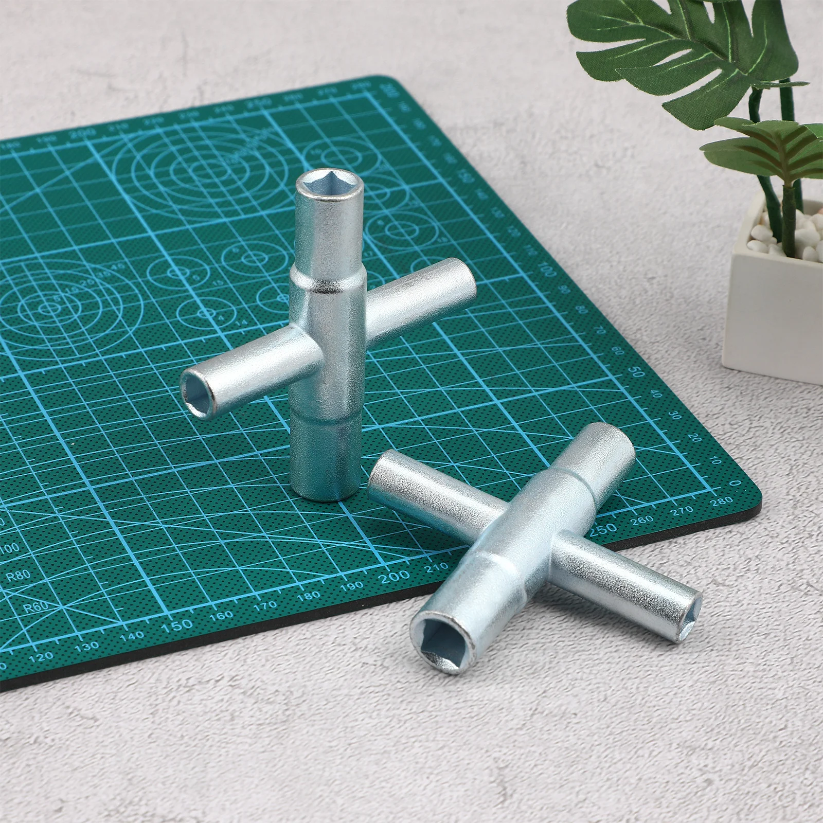 

2Pcs Water Spigot Key Steel Four Way Shut Off Tool Durable Faucet Valve Wrench Utility Key Faucet Tool Shower Valves Tool,