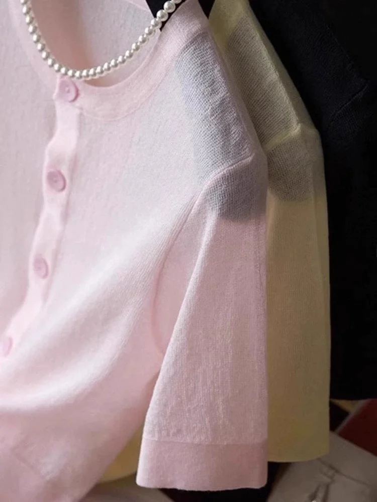 

Summer 2025 Women's Ice Silk Knitted Top Soft Skin-friendly ort Sve Single Button Design Versatile Simple Faion Commut...