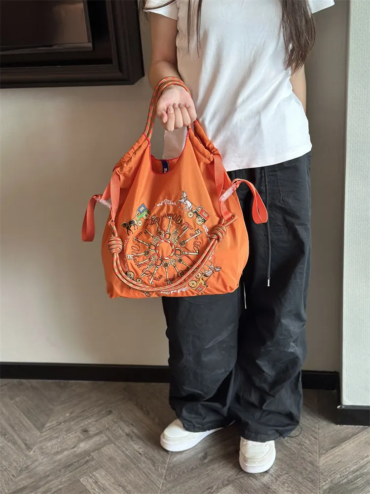 

New Faionable Embroidered Nylon op Bag Single oulder Slant Cross Eco-friendly Cloth Bag Leisure Casual Sle for Youth