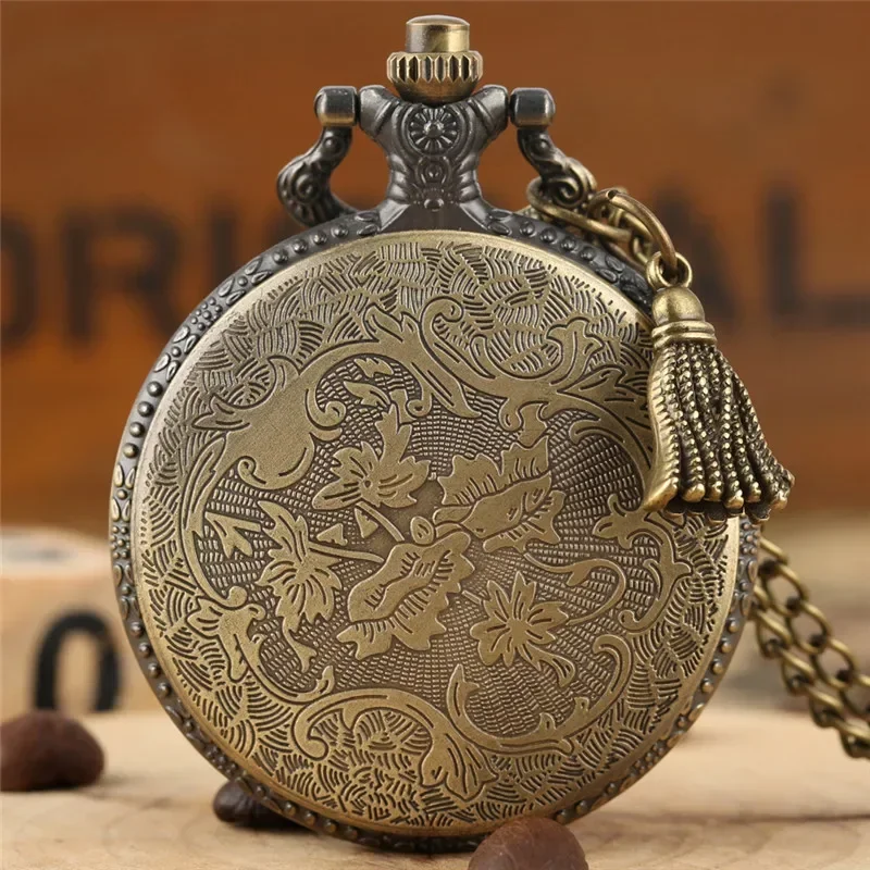 Vintage Clock Engraved Steam Train Pattern Arabic Number Display with Quartz Movement Pocket Watch Pendant Tassels Sweater Chain