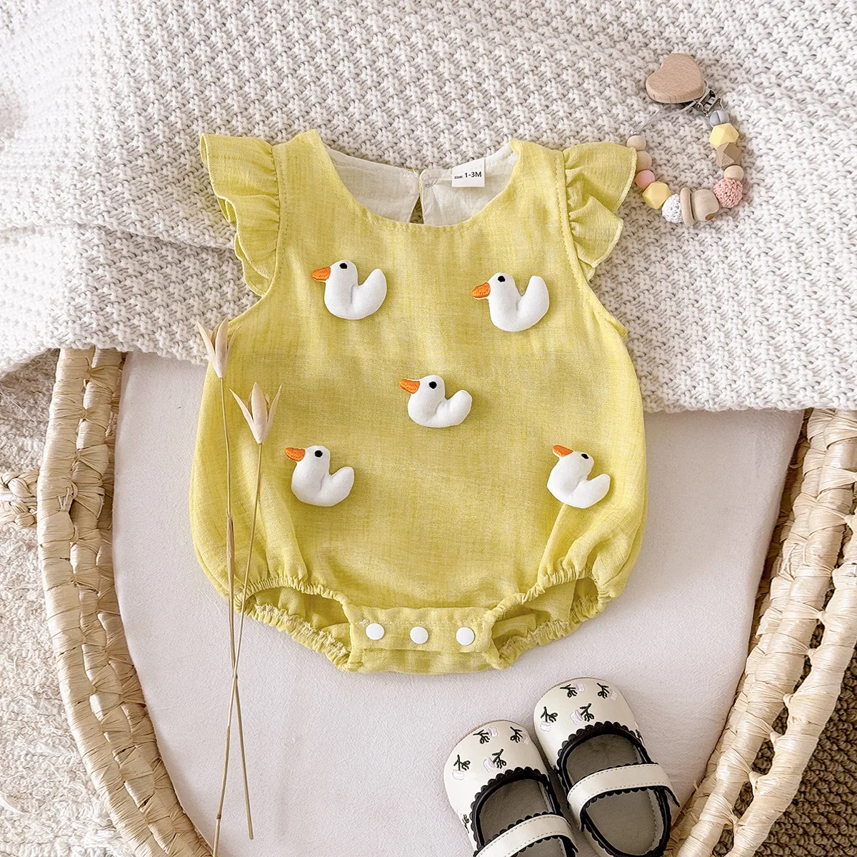 

2026 New Summer Infant Baby Clothes Flutter Sleeve Bodysuit Cute 3D Pattern Breathable Baby Girls 1-18M Sleeveless Onesie