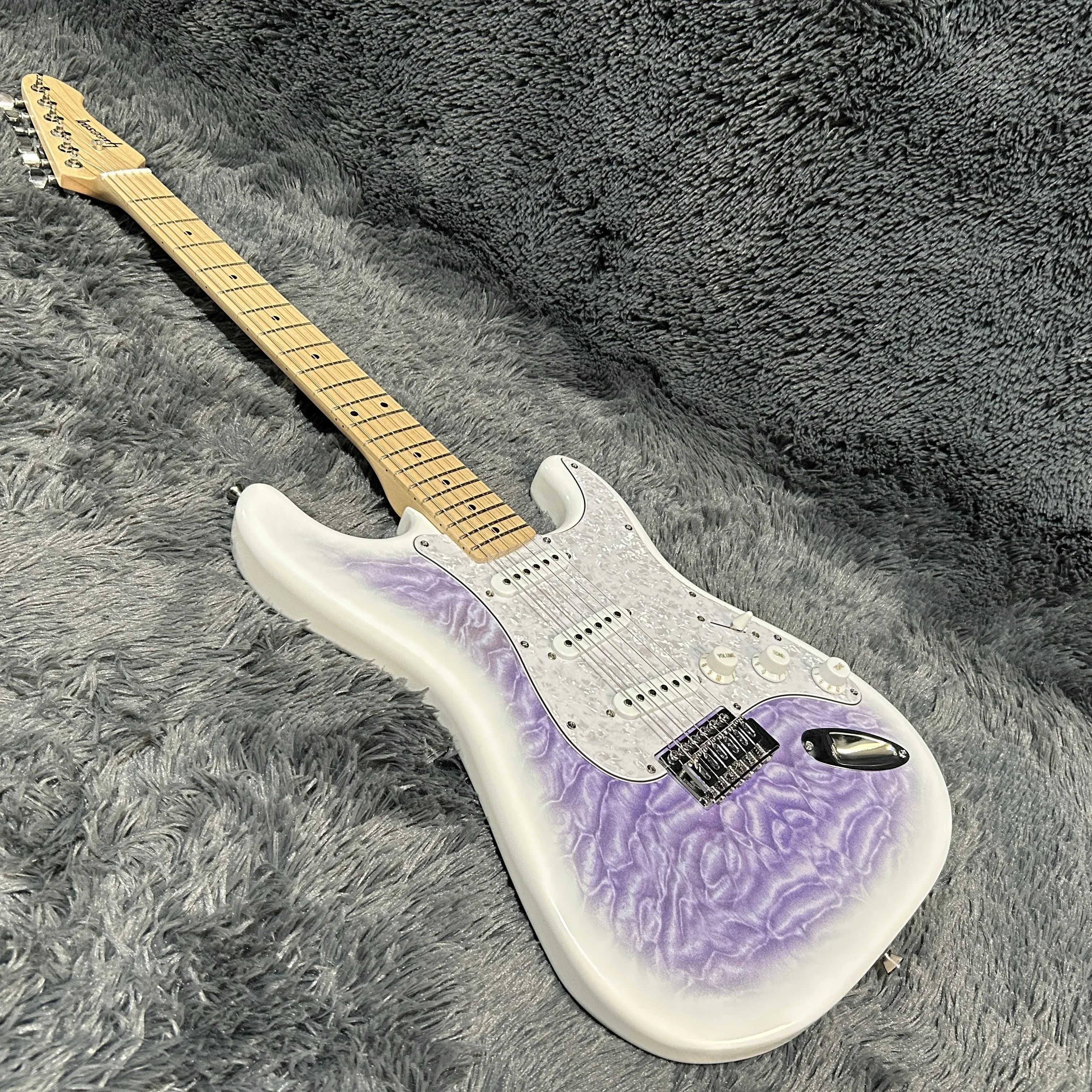 

High Quality Electric Guitar Purple Color Mahogany Body Maple Fretboard Cloud Maple Top White Pearl Pickguard Free Shipping