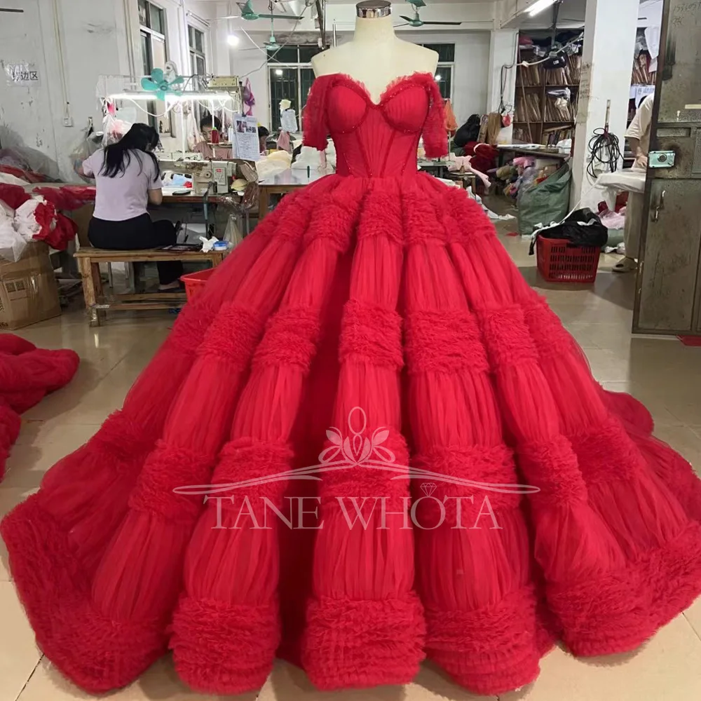 Luxury Off Shoulder Red Long Evening Dress Ruffles Lace Up Back Ball Gown Sweetheart Elegant Customizable Women's Red Dresses