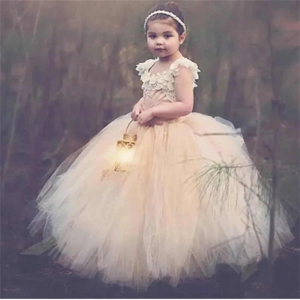 Lace Flower Girl Dress For Wedding Ruffles Puffy Floor Length Tulle Shining Elegant Princess First Communion Birthday Gowns