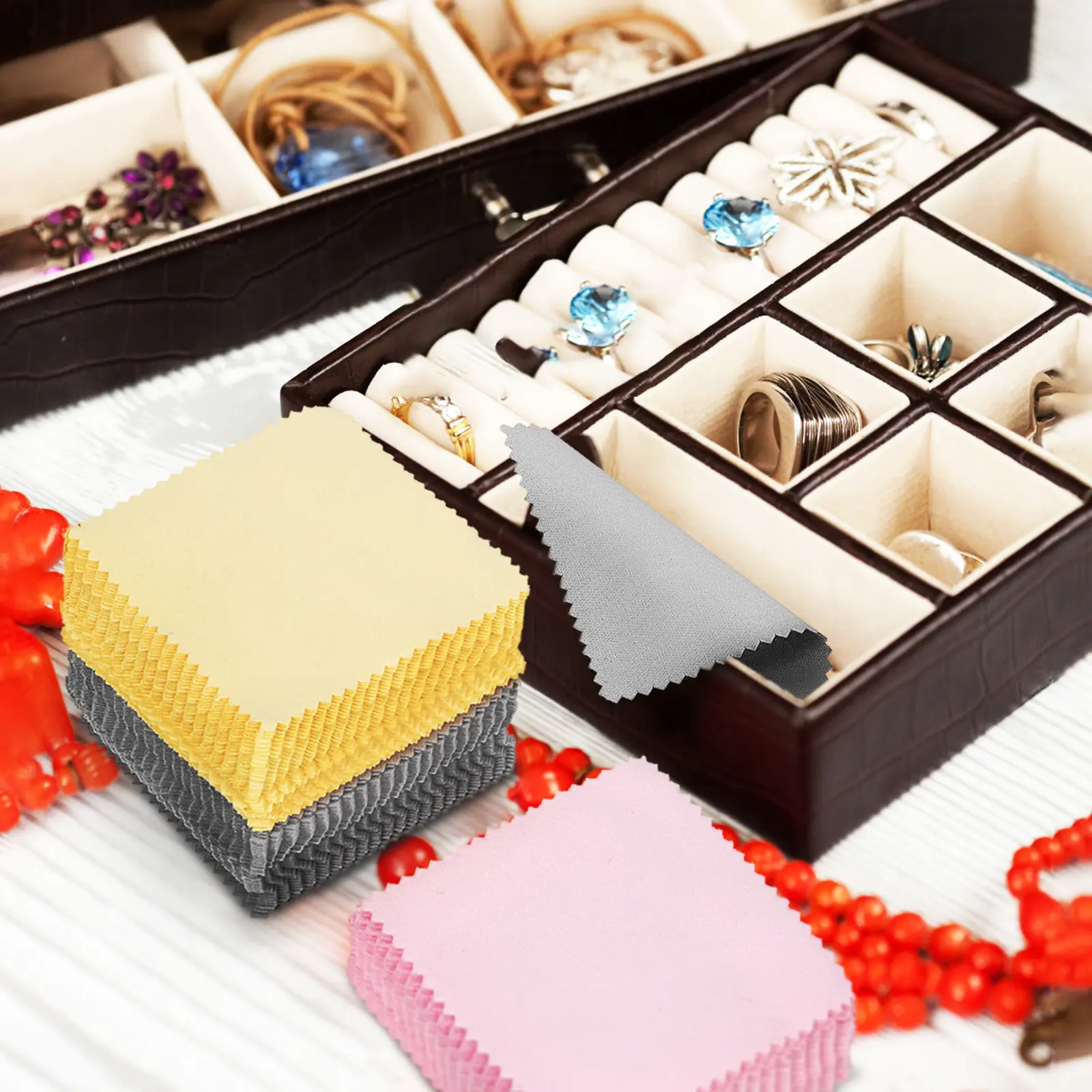 

200Pcs Jewelry Cleaning Cloths Soft Reusable Polishing Cloths for Gold Silver Diamond Brass Lenses Eyeglasses Lens Wipes