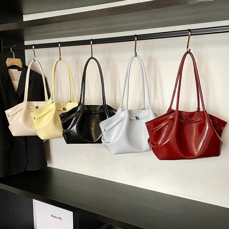 

Trendy Casual Leather Diaper Bag Simple Letter Logo Crossbody Bag Large Capacity For Women Fashionable Commuter