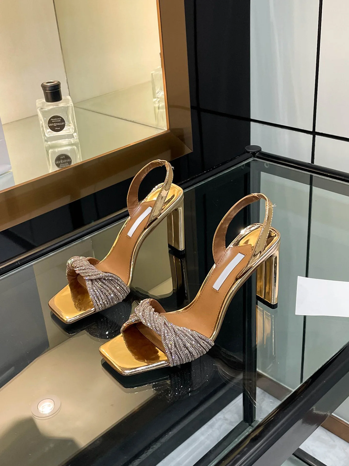 

Новинка 2023 года, женские босоножки на блочном каблуке с бриллиантами, элегантные модные вечерние туфли на высоком каблуке с квадратным носком и скошенной спиной