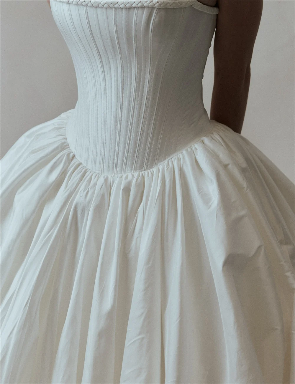 Tokyo personnalisé élégant a-ligne robe de mariée blanc Spaghetti sangle sans manches mariée 2025 Zip robes Court Train robes de mariée