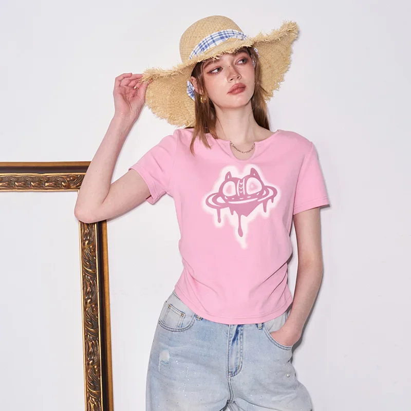 ELFSACK  Drippy Heart Cat Print Crop T-Shirt, Notch Neck Ruched Slim Fit Tee, Cute Y2K Casual Top