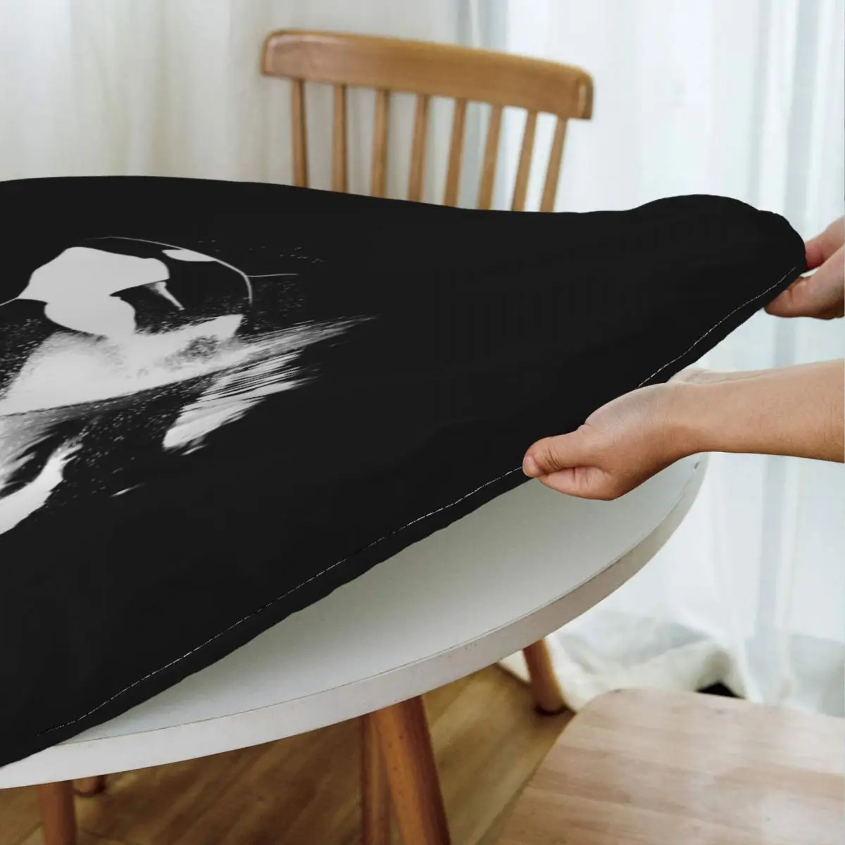 Orca Aquatic Sea Ocean Killer Whale Waterproof Round Tablecloth Oilproof Table Cloth for Kitchen Events Dining Table Cover