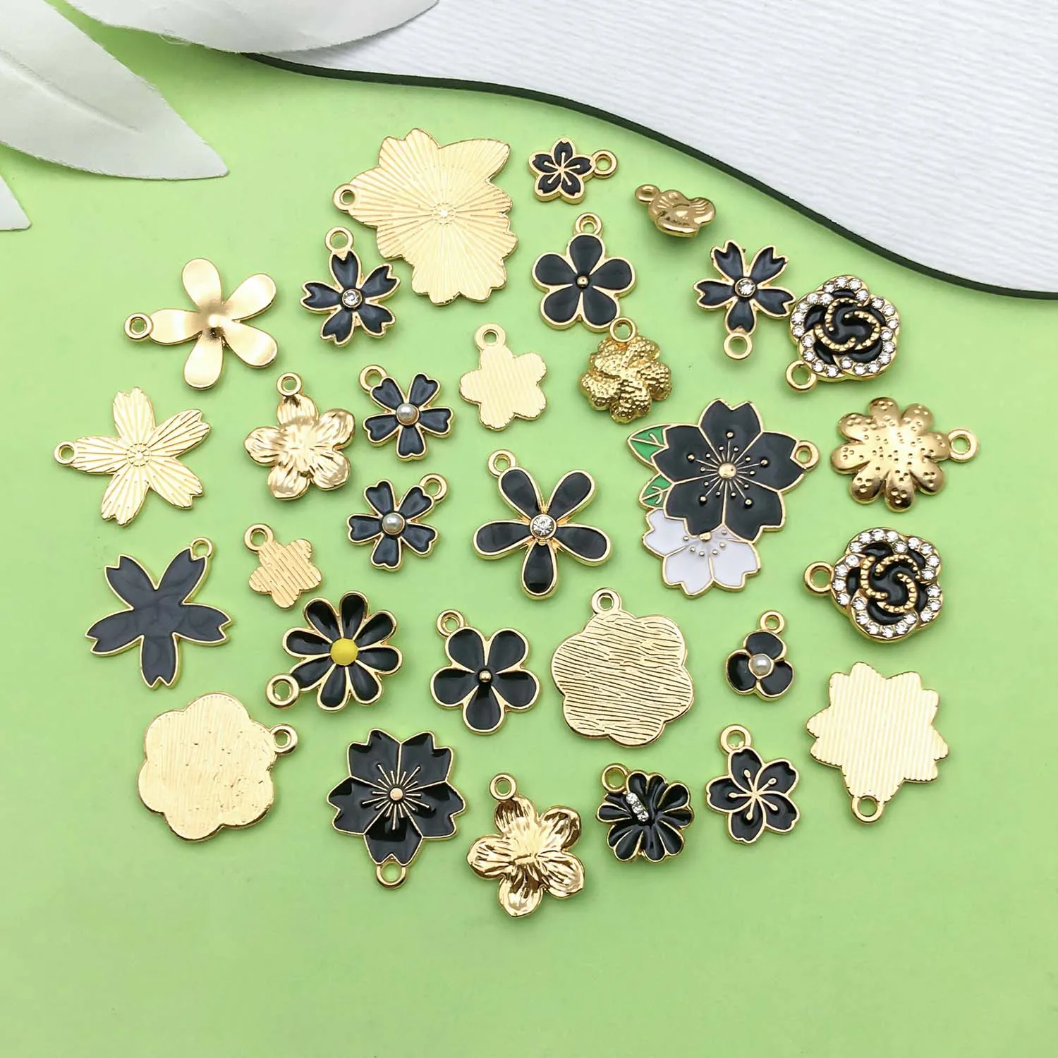 30pcs Black Enamel Flower Charms Alloy Small Daisies, Cherry Blossoms, Rose Flower Pendants For DIY Jewelry Making Accessories