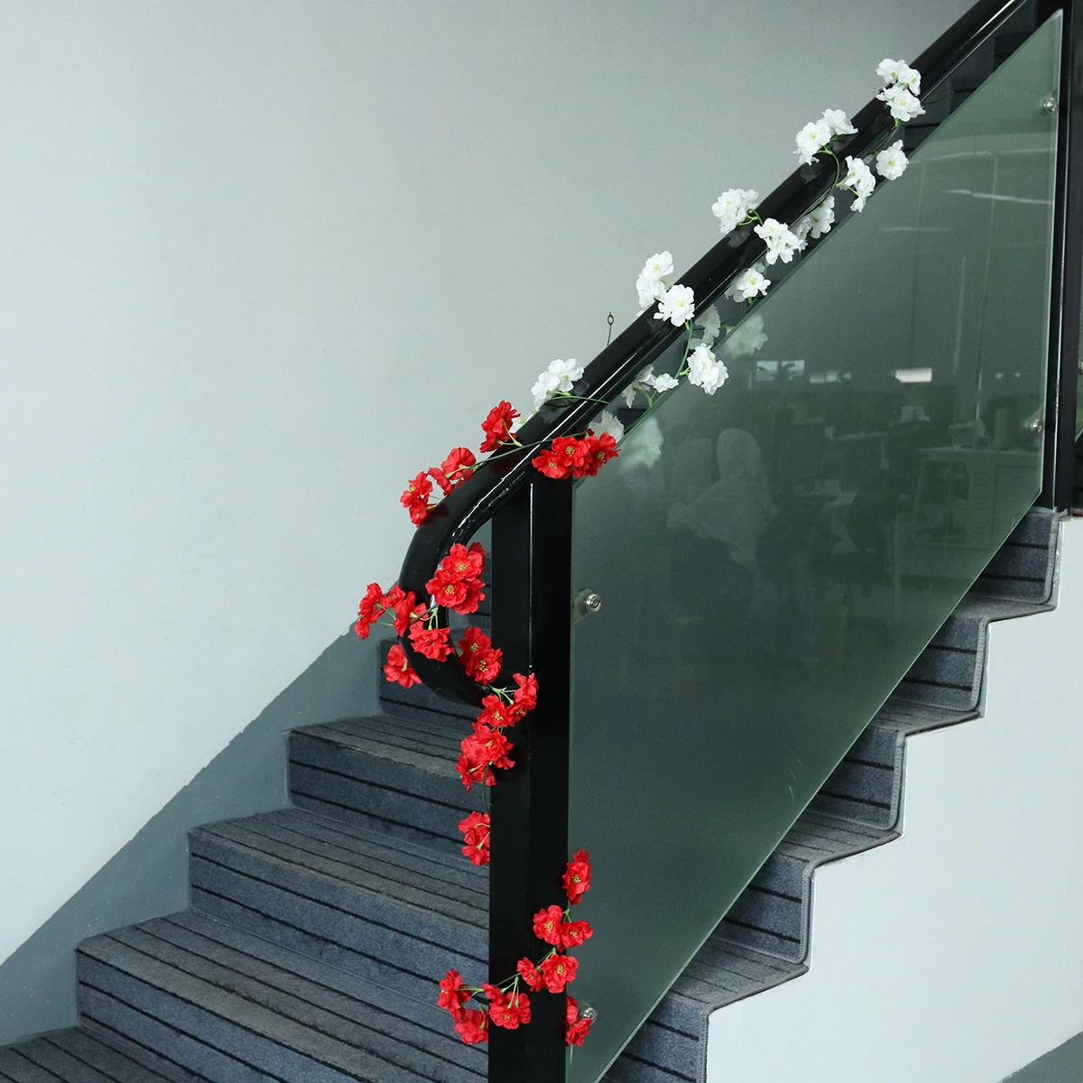 

Hanging Artificial Flower Vines Wedding Home Decoration Festive Supplies Faux Hydrangea Fake Flowers For Wall Door Mirror