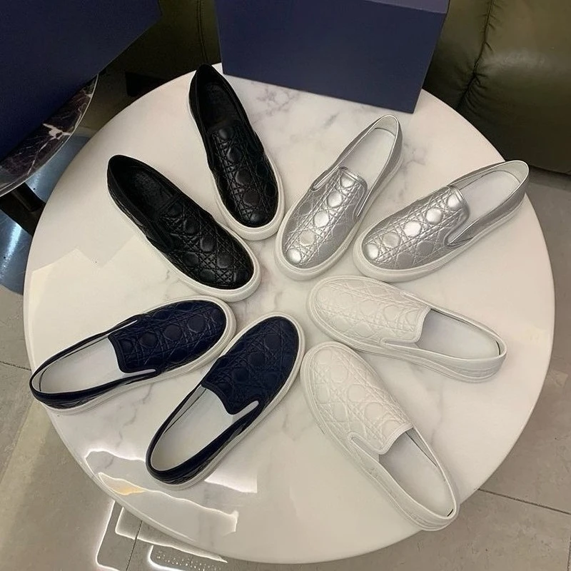 

2025 Men's Premium Genuine Leather Quilted Slip On Loafers Silver Comfortable Office Daily Versatile Lightweight Casual Shoes