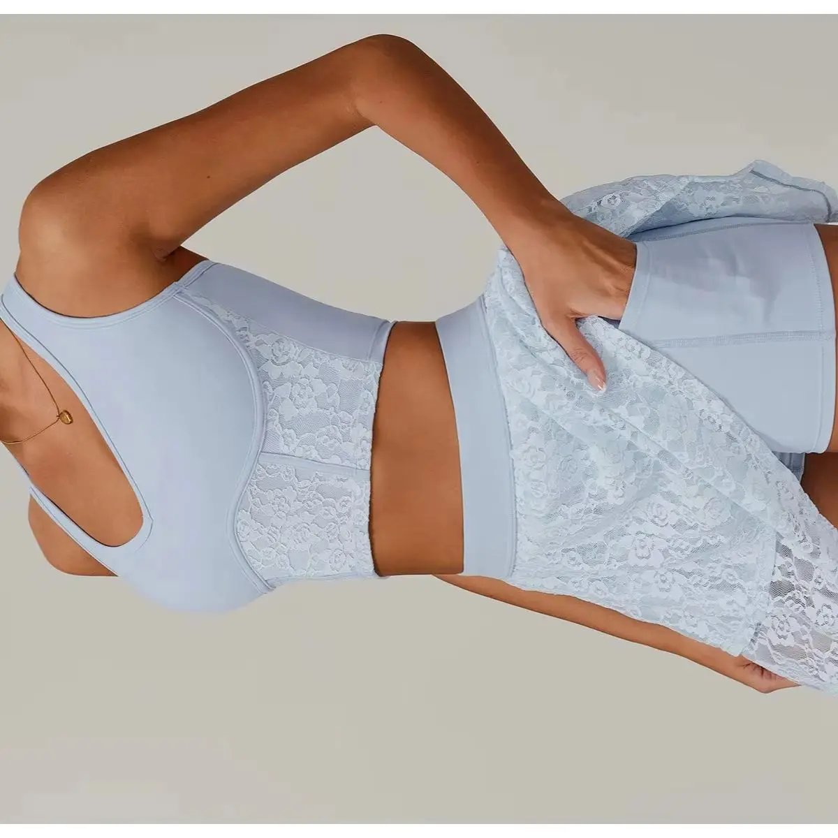 

Кружевной комплект для йоги телесного цвета, женская сетчатая дышащая антибликовая теннисная юбка для бега, плиссированная юбка с высокой талией, встроенные шорты, костюм для фитнеса