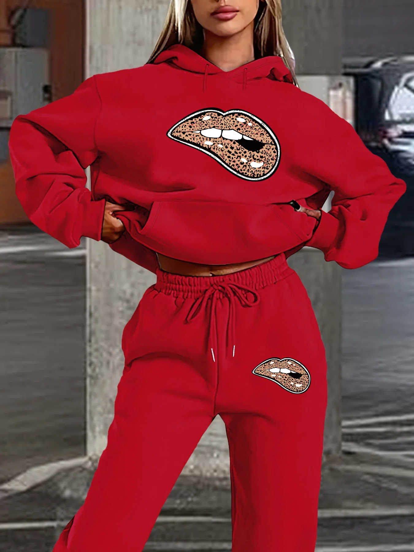 

Женская толстовка + спортивные штаны, комплект в стиле хип-хоп, уличная повседневная свободная осенне-зимняя теплая одежда с леопардовым принтом и принтом губ