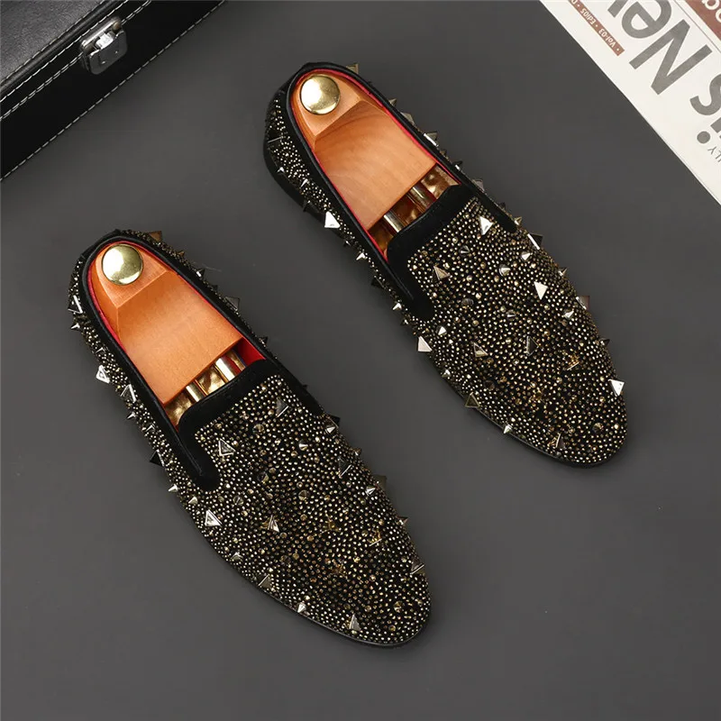 Designer Men's Gold Slip On Punk Rivet Loafter Leisure Leather Shoes For Men Formal Wedding Dress Homecoming Zapatos